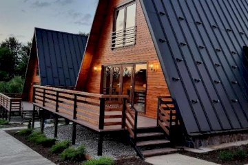 Twin Cabins / Cabanele Gemene
