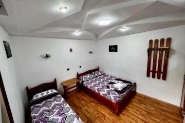 CASA CU LAVANDĂ