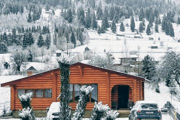 Cabana Alesia, relaxare la poalele Raraului