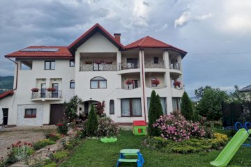 PENSIUNEA LUXURY